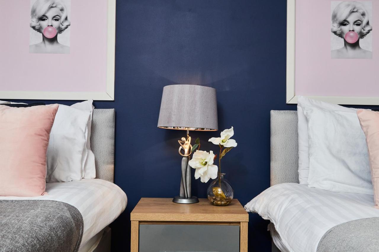 Striking Monroe Suite! Μπαθ Εξωτερικό φωτογραφία